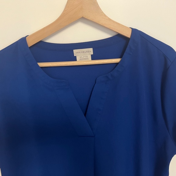 Women’s Van Heusen dress shirts - Picture 6 of 9